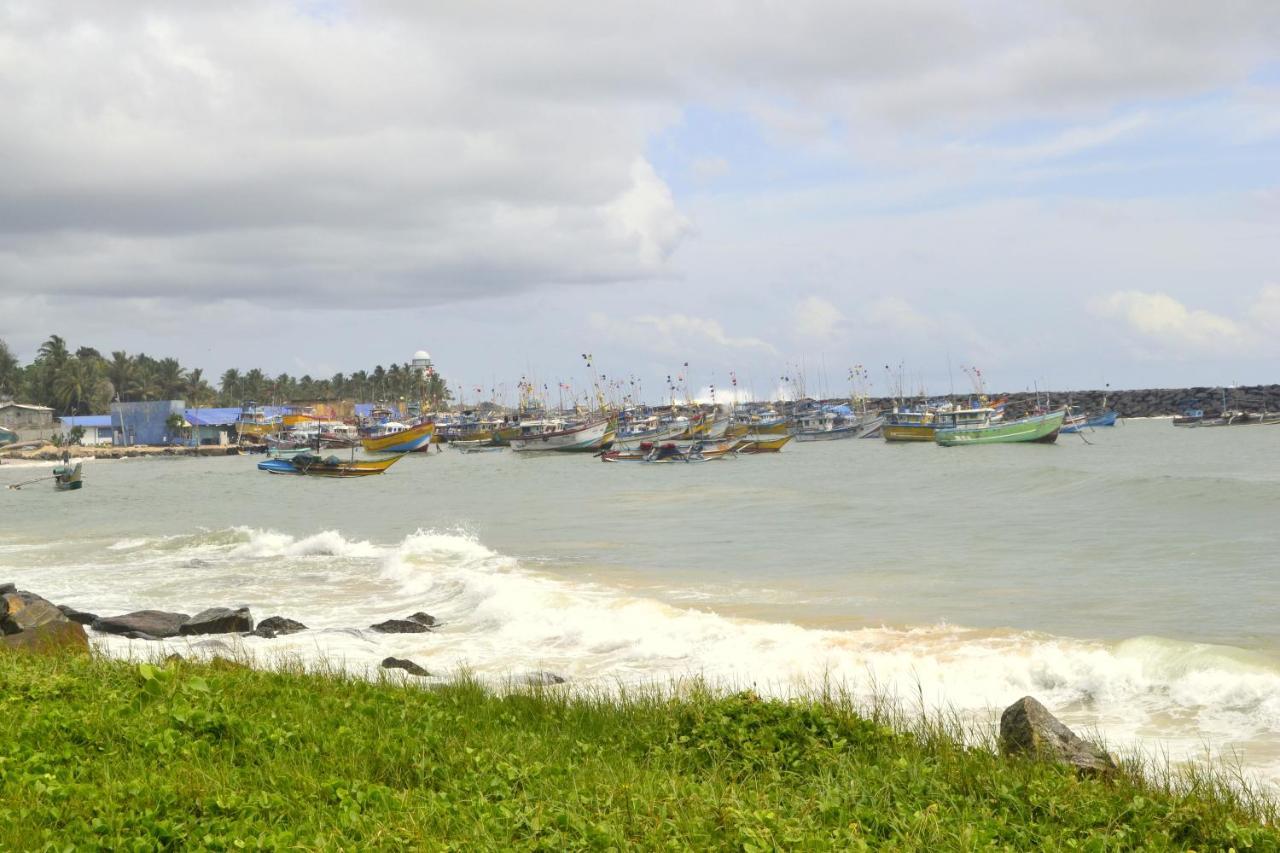 Oyo 490 Shangrela Beach Resort Ambalangoda  Luaran gambar